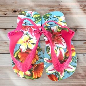 Havaianas // Baby flip flops // Hawaiian Flower